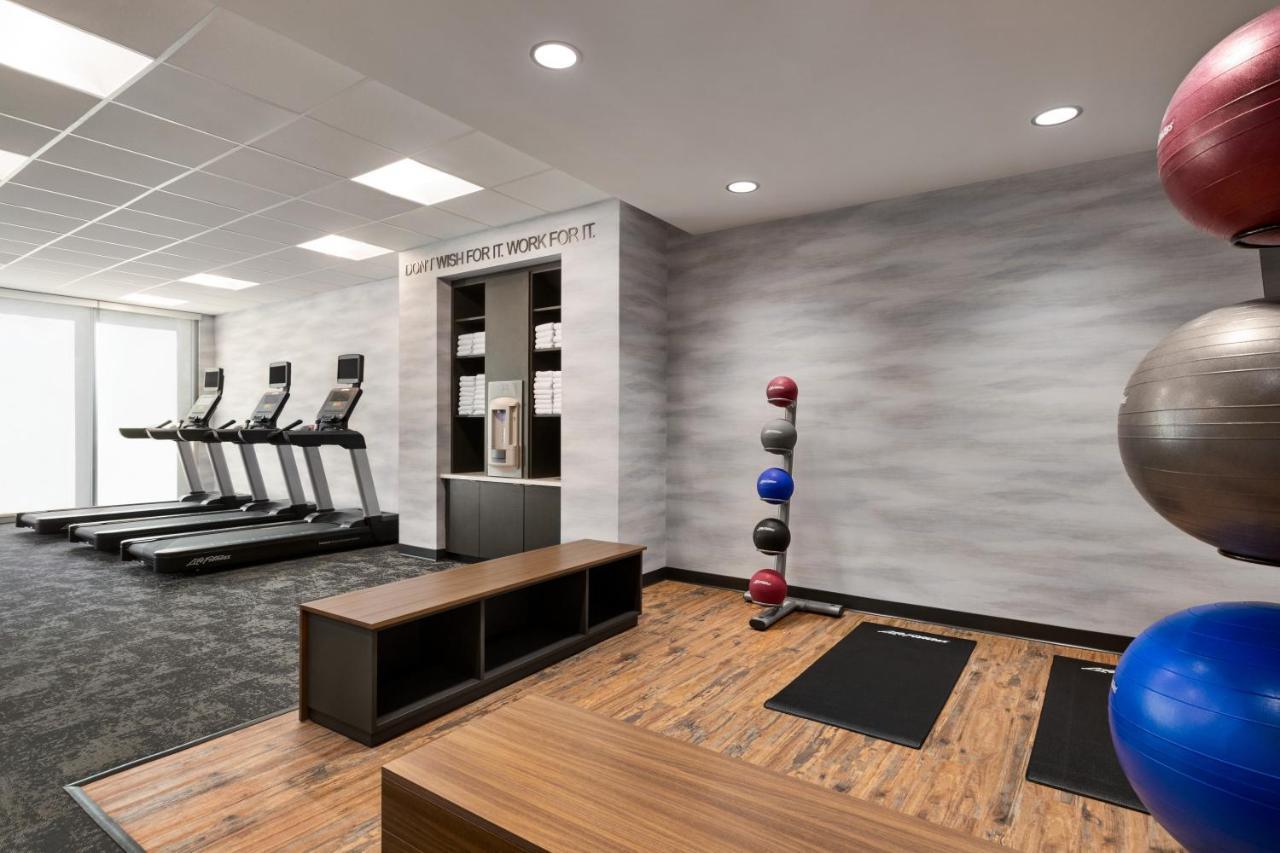 Fairfield By Marriott & 3*