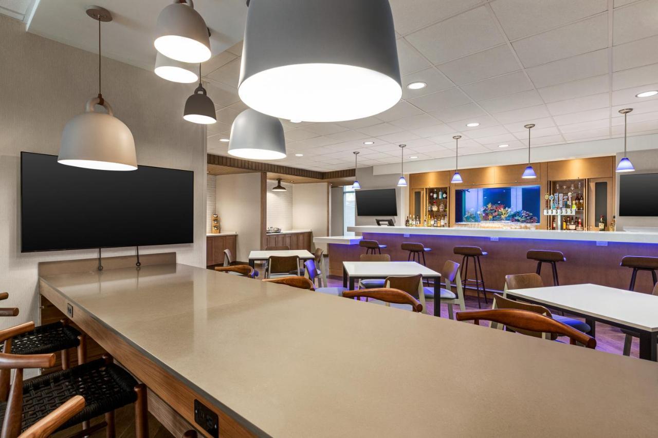 Fairfield By Marriott & 3*