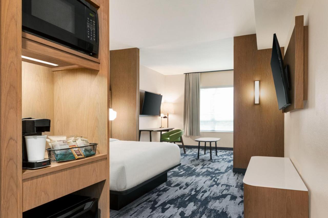Fairfield By Marriott & Hotel